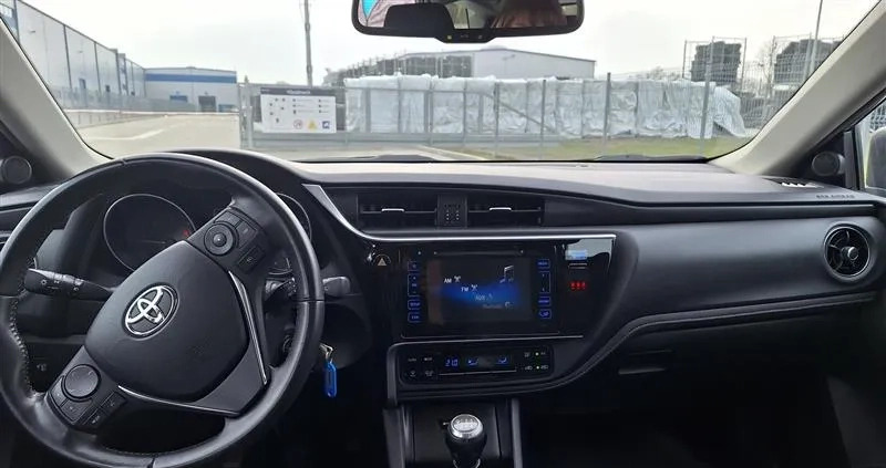 Toyota Auris cena 40000 przebieg: 196204, rok produkcji 2016 z Piotrków Trybunalski małe 46
